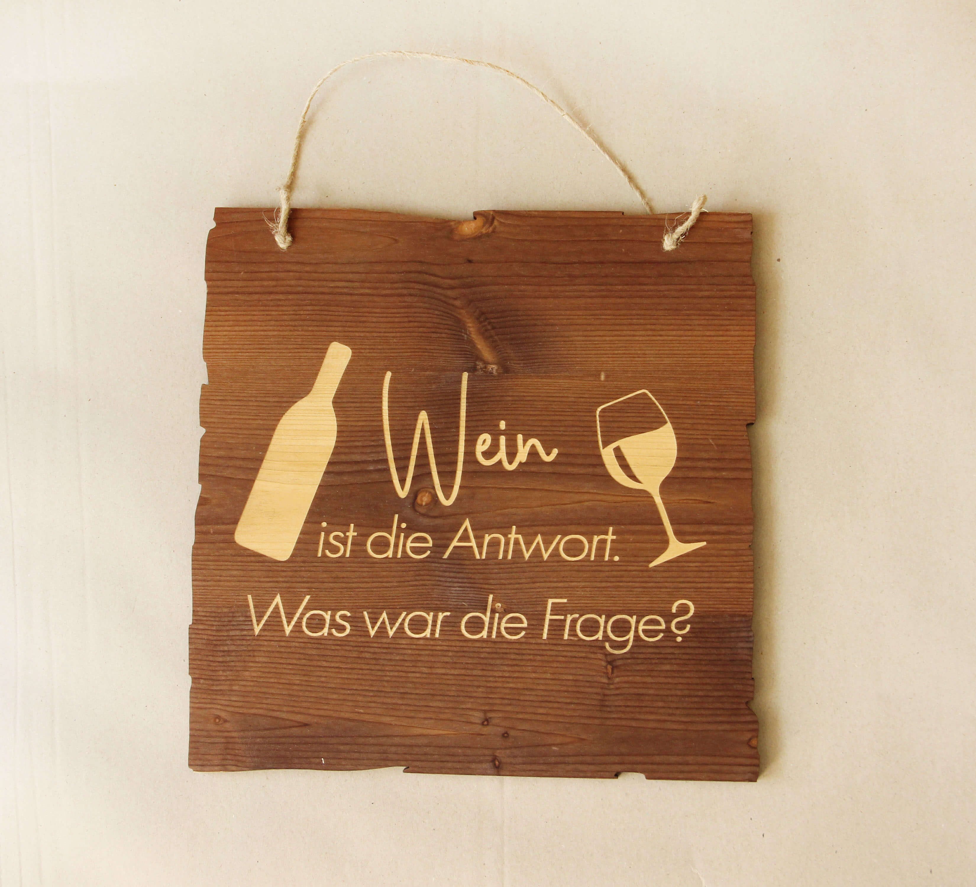Holzgrusskarten - Wandbild "Wein ist die Antwort"