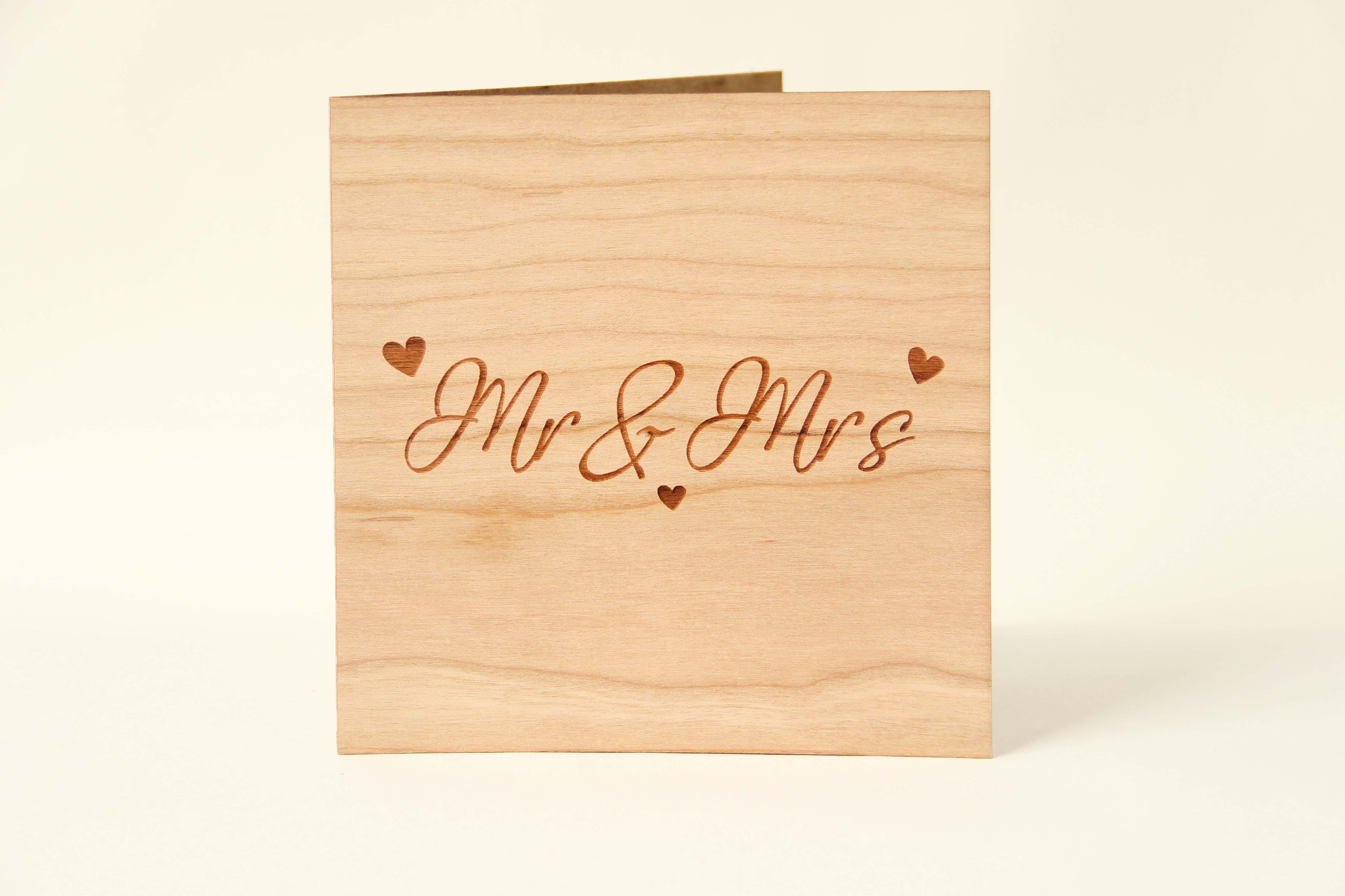 Holzgrusskarten - Holzgrusskarte Hochzeit "Mr & Mrs", Kirsche