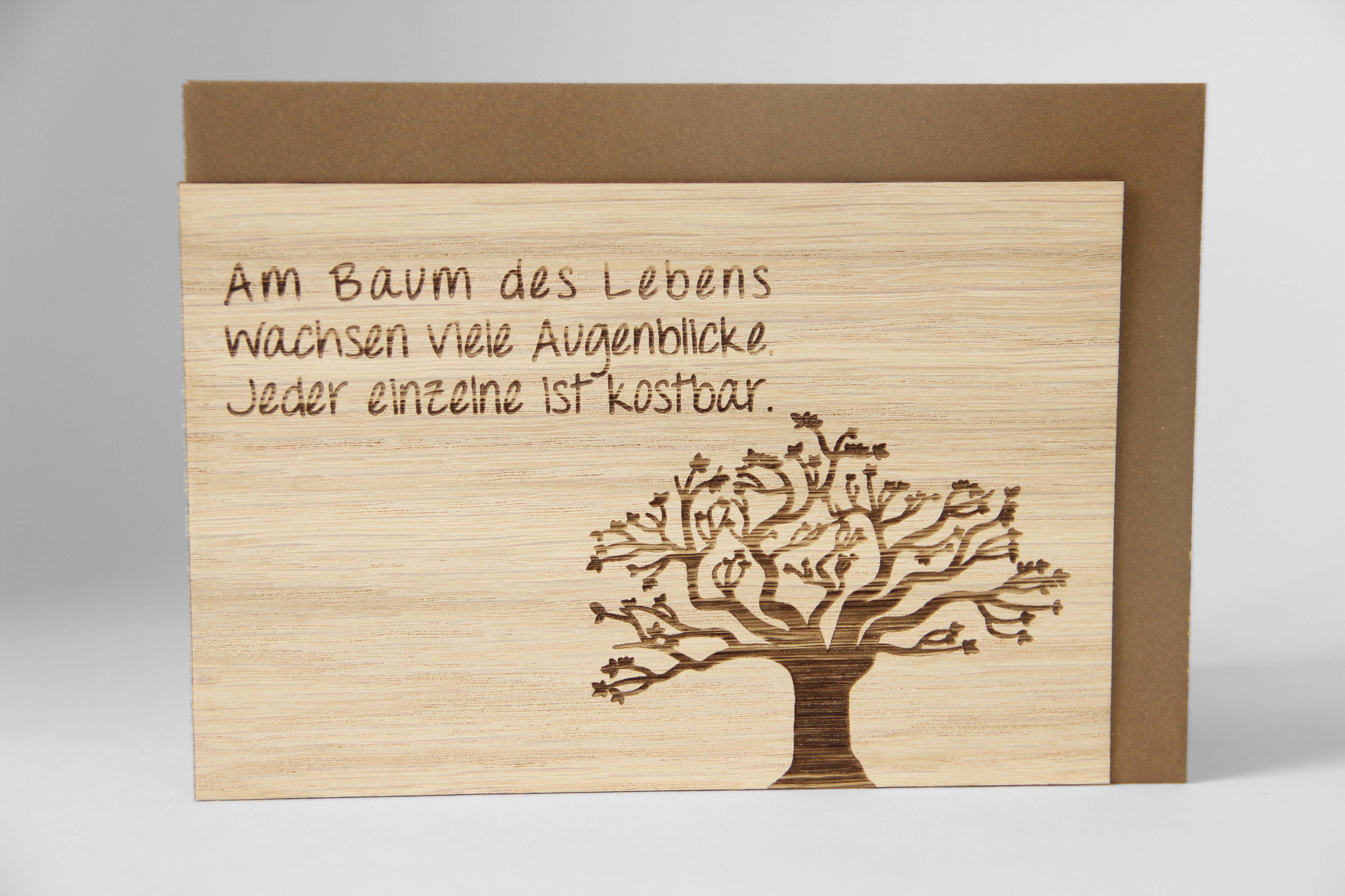 Holzgrusskarten - Geschenkkarte Spruchkarte "Am Baum des Lebens wachsen viele Augenblicke" aus Eiche