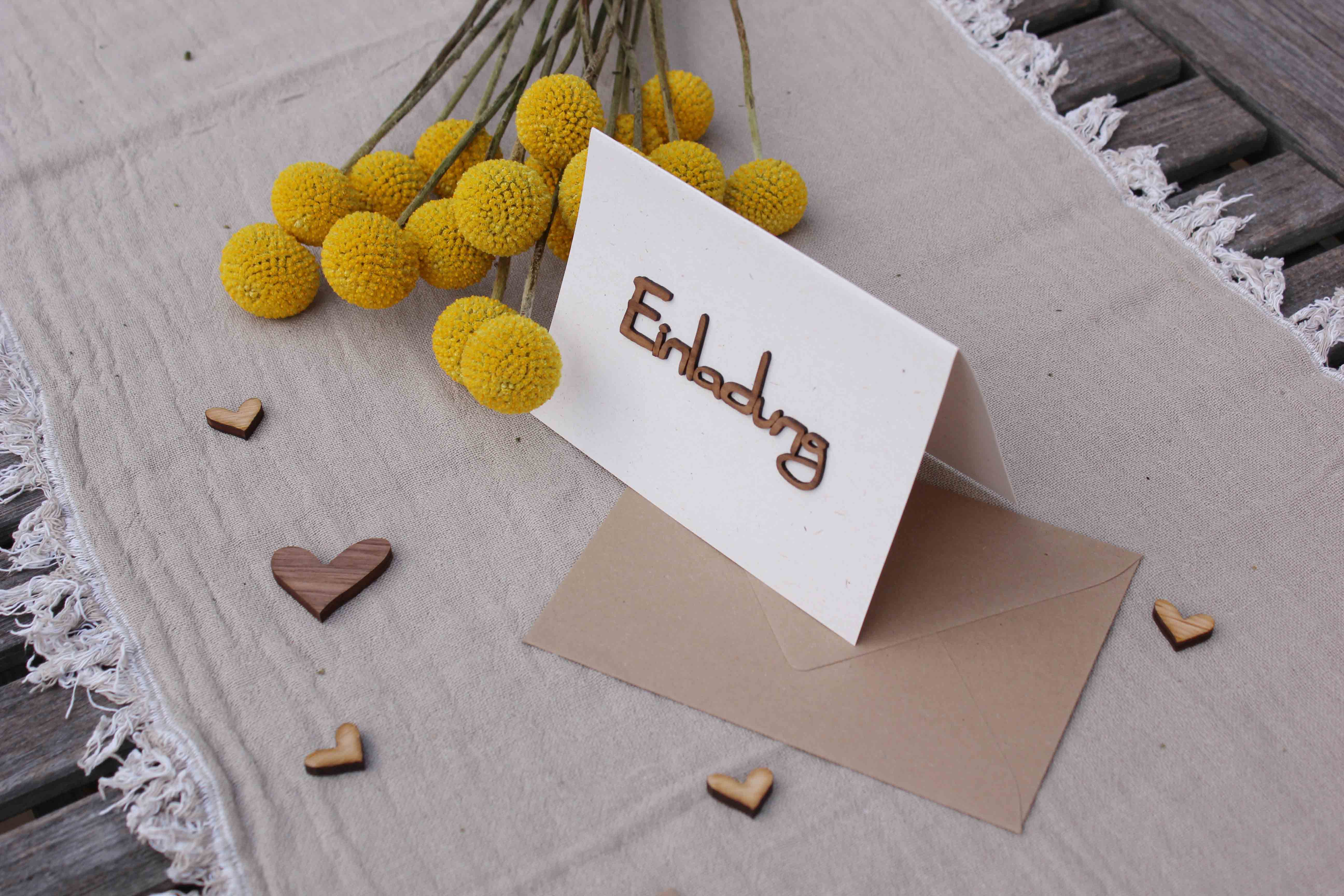 Holzgrusskarten - Papierkarte mit Schriftzug "Einladung" aus Nuss, Einladungskarte, Dankeskarte