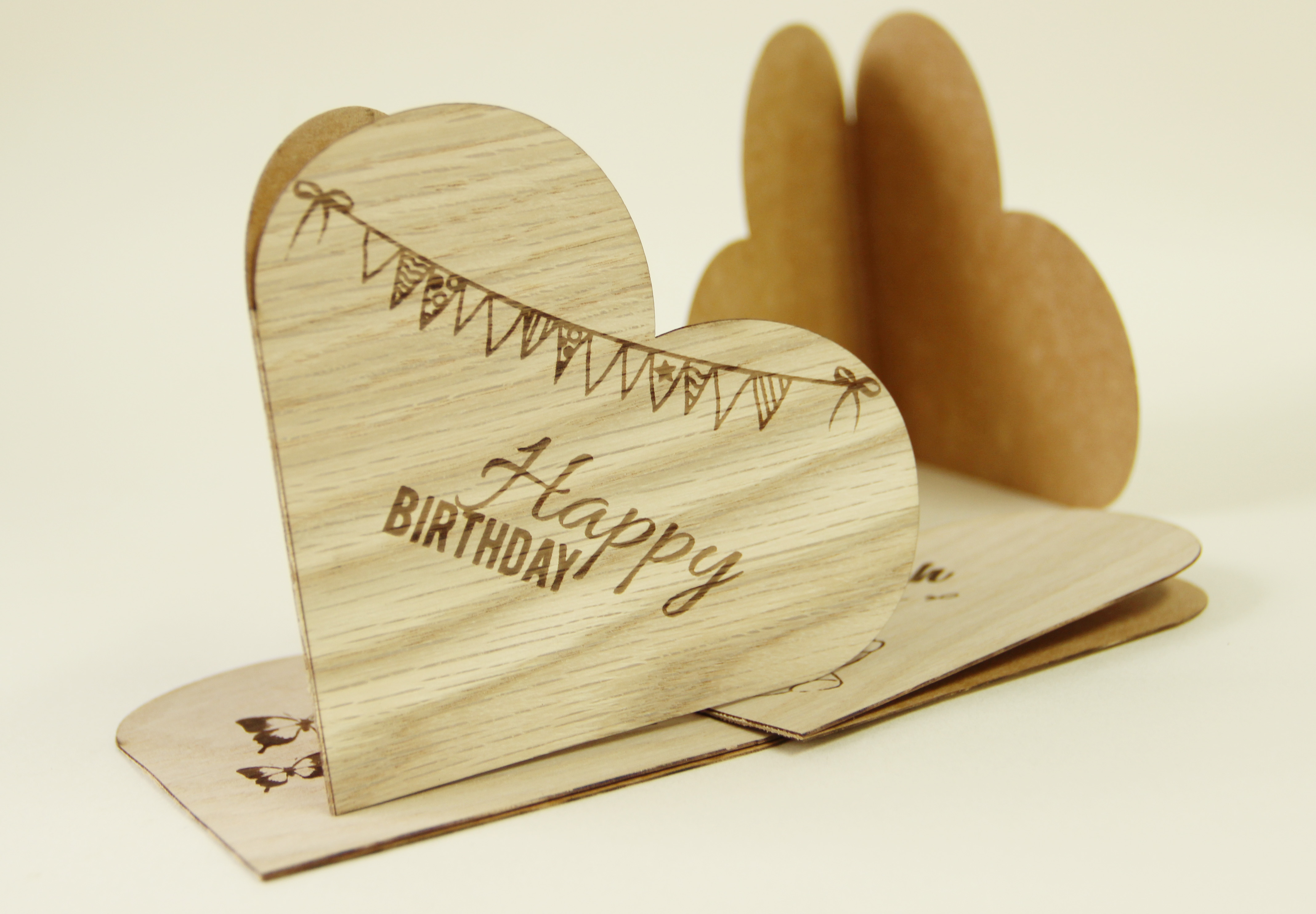 Holzgrusskarten - Herzkarte "Happy Birthday" aus Eiche, Partydeko, Geburtstagskarte